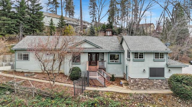 124 Ruby Ledge Ct, Grass Valley, CA 95945