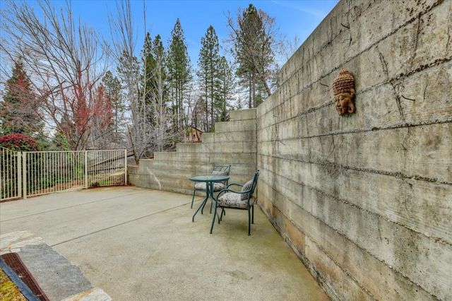 124 Ruby Ledge Ct, Grass Valley, CA 95945