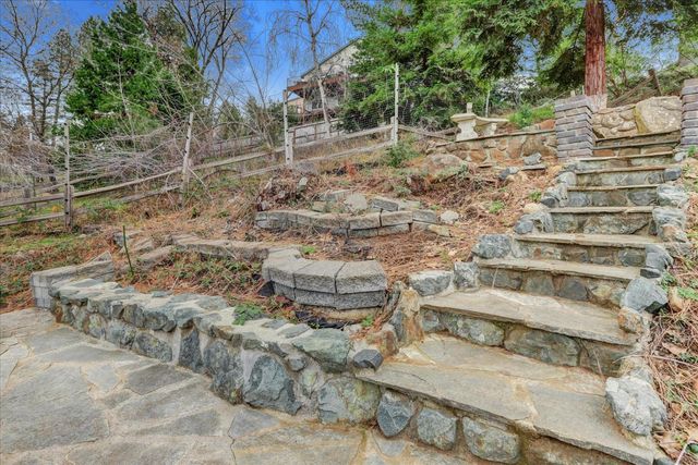 124 Ruby Ledge Ct, Grass Valley, CA 95945