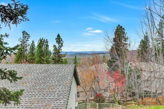 124 Ruby Ledge Ct, Grass Valley, CA 95945