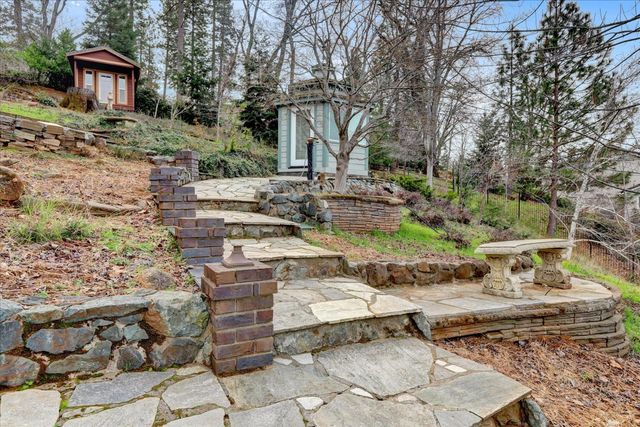 124 Ruby Ledge Ct, Grass Valley, CA 95945