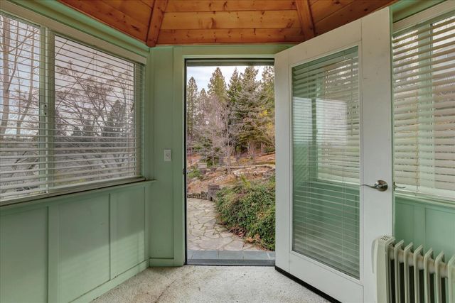 124 Ruby Ledge Ct, Grass Valley, CA 95945