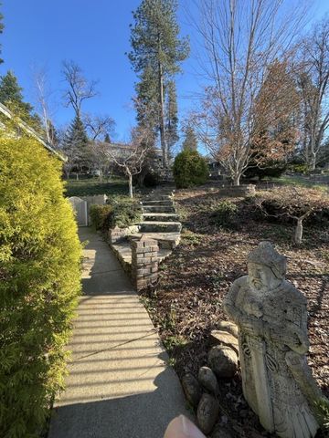 124 Ruby Ledge Ct, Grass Valley, CA 95945