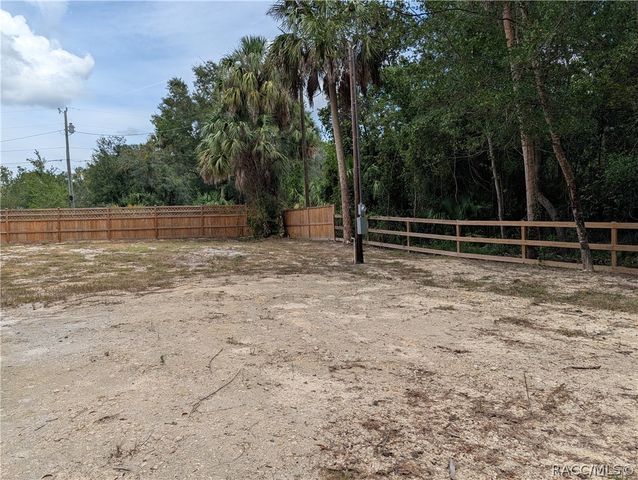 34 Palm Drive, Inglis, FL 34449