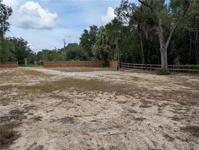 34 Palm Drive, Inglis, FL 34449
