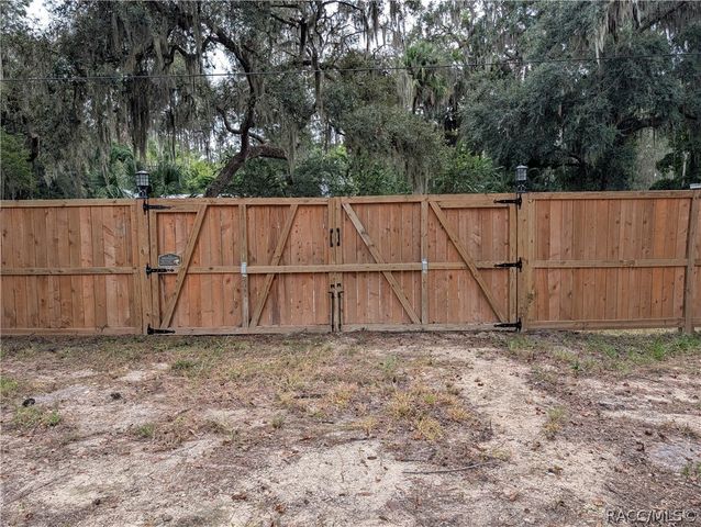 34 Palm Drive, Inglis, FL 34449