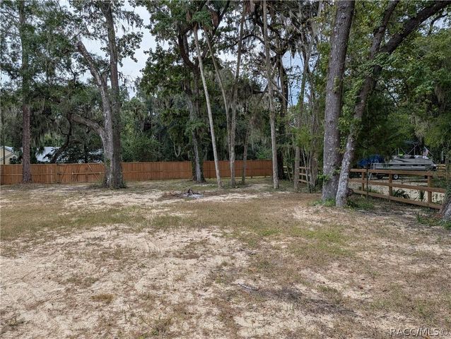34 Palm Drive, Inglis, FL 34449