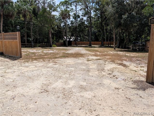 34 Palm Drive, Inglis, FL 34449