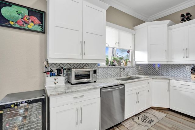 6820 NW 73rd Street, Parkland, FL 33067