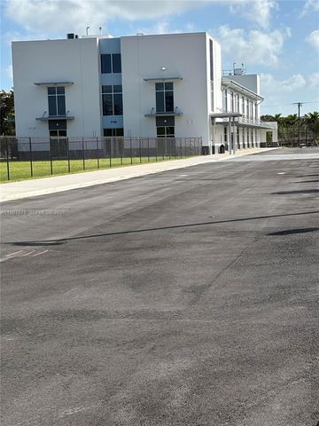 2050 NE 140th St 12, North Miami Beach, FL 33181