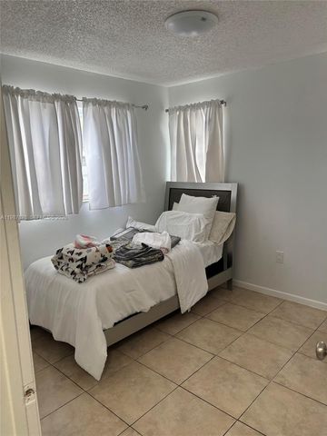 2050 NE 140th St 12, North Miami Beach, FL 33181