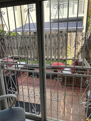 2050 NE 140th St 12, North Miami Beach, FL 33181