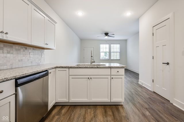 2954 MacPherson Avenue, Indianapolis, IN 46205