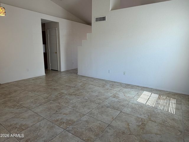 10318 W MISSOURI Avenue, Glendale, AZ 85307