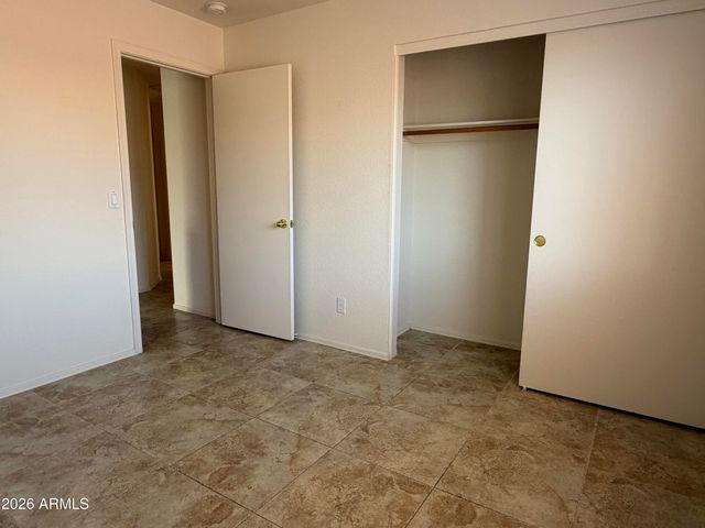 10318 W MISSOURI Avenue, Glendale, AZ 85307