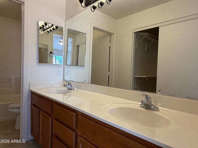10318 W MISSOURI Avenue, Glendale, AZ 85307