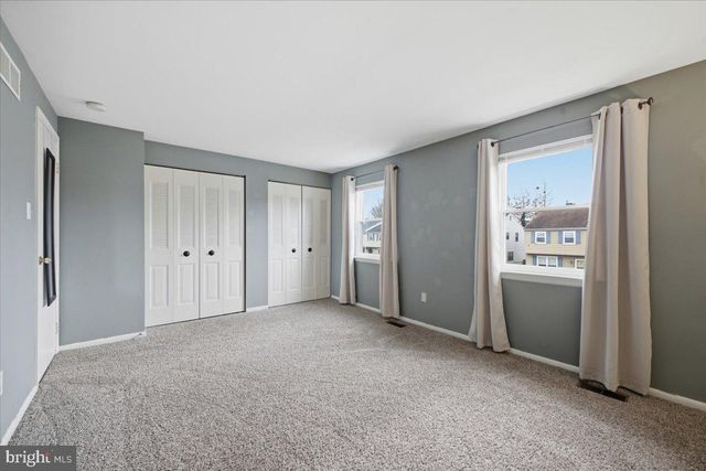 56 DEWSBURY LN, Quakertown, PA 18951