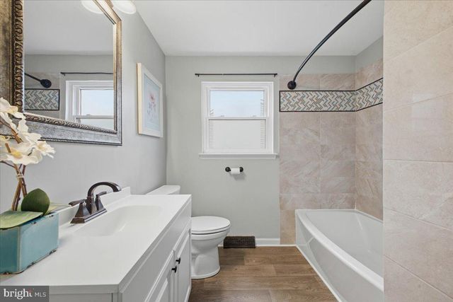 56 DEWSBURY LN, Quakertown, PA 18951