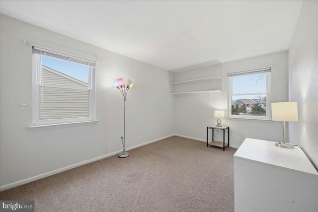 56 DEWSBURY LN, Quakertown, PA 18951