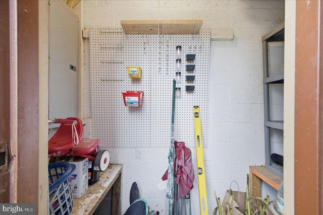 56 DEWSBURY LN, Quakertown, PA 18951