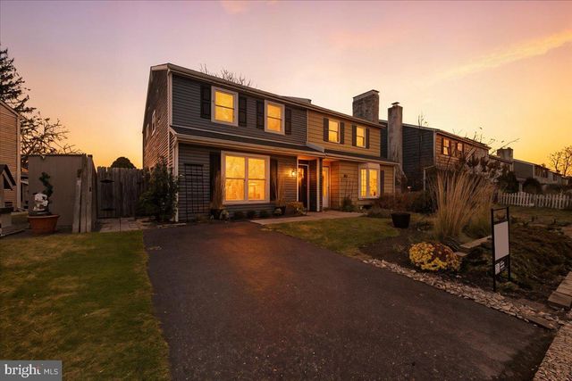 56 DEWSBURY LN, Quakertown, PA 18951