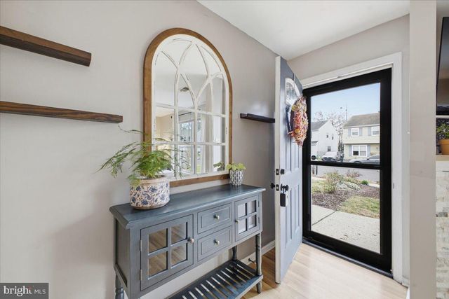 56 DEWSBURY LN, Quakertown, PA 18951