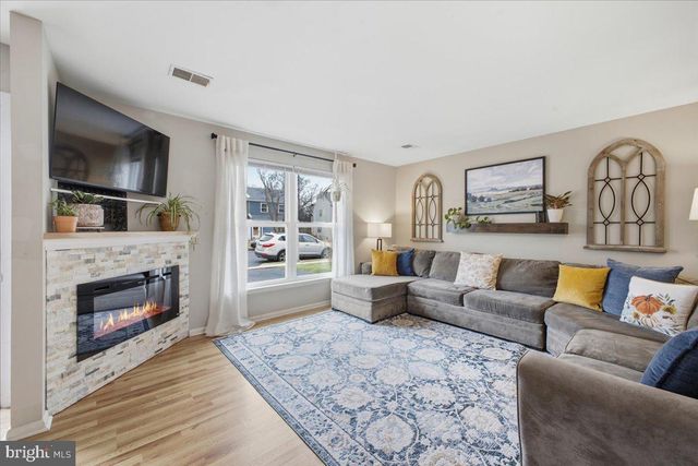 56 DEWSBURY LN, Quakertown, PA 18951