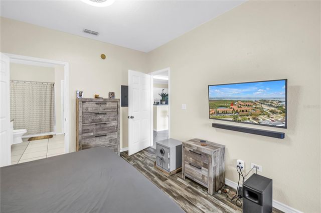 4333 BAYSIDE VILLAGE DRIVE 320, Tampa, FL 33615