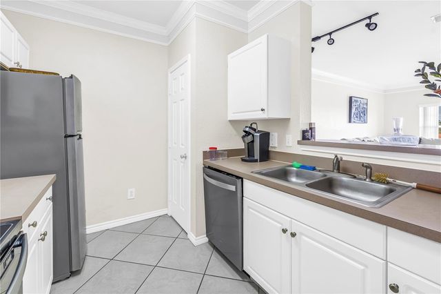 4333 BAYSIDE VILLAGE DRIVE 320, Tampa, FL 33615