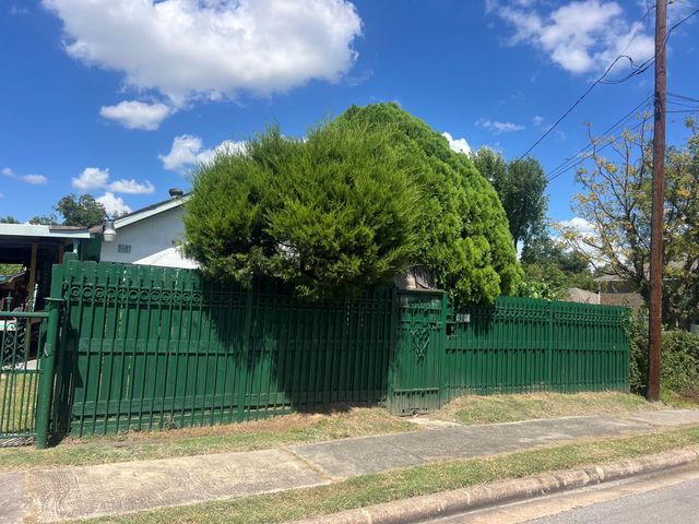 5107 Evella Street, Houston, TX 77026