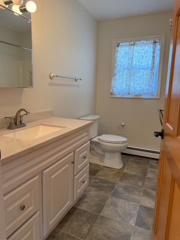 12 Vermont Drive, Hartford, VT 05001