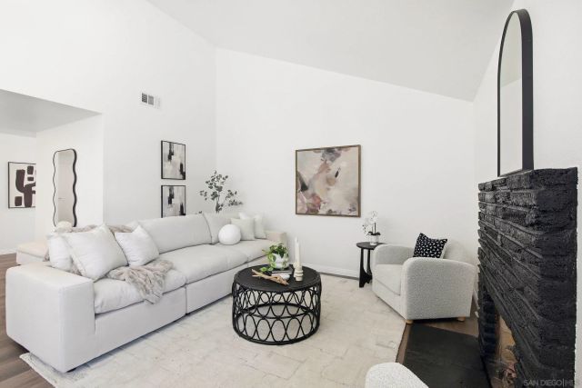 4224 Governor Dr, San Diego, CA 92122