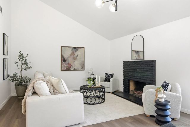 4224 Governor Dr, San Diego, CA 92122