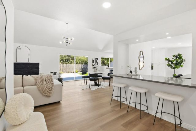 4224 Governor Dr, San Diego, CA 92122