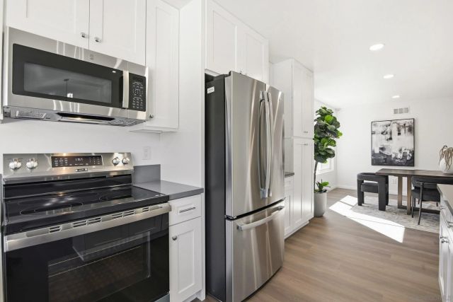 4224 Governor Dr, San Diego, CA 92122