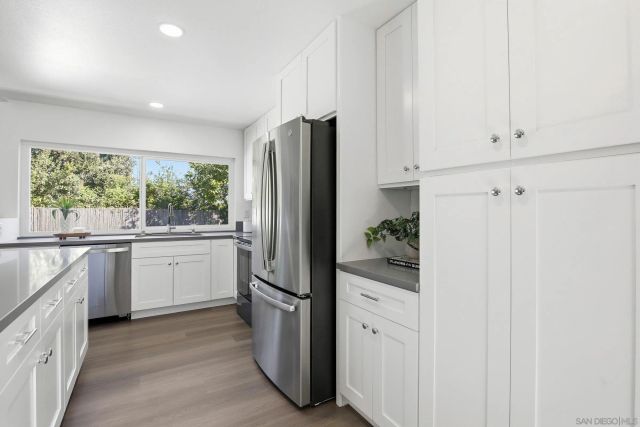 4224 Governor Dr, San Diego, CA 92122