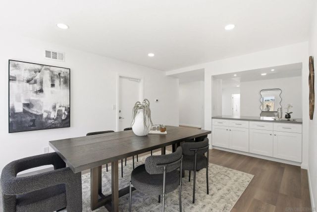 4224 Governor Dr, San Diego, CA 92122