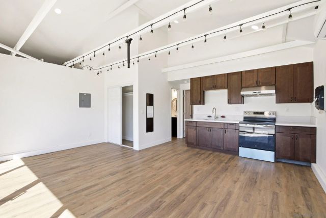 4224 Governor Dr, San Diego, CA 92122