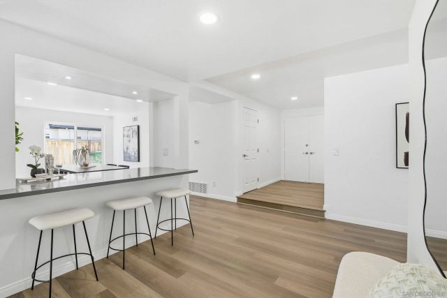 4224 Governor Dr, San Diego, CA 92122