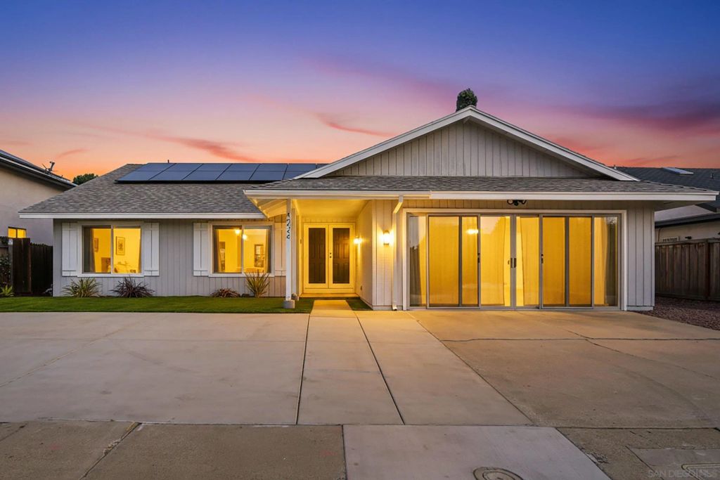 4224 Governor Dr, San Diego, CA 92122