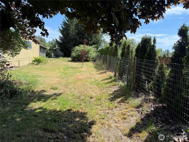 3517 Birch Bay Lynden Road, Custer, WA 98240