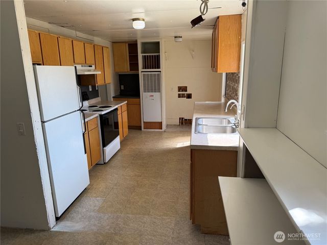 3517 Birch Bay Lynden Road, Custer, WA 98240