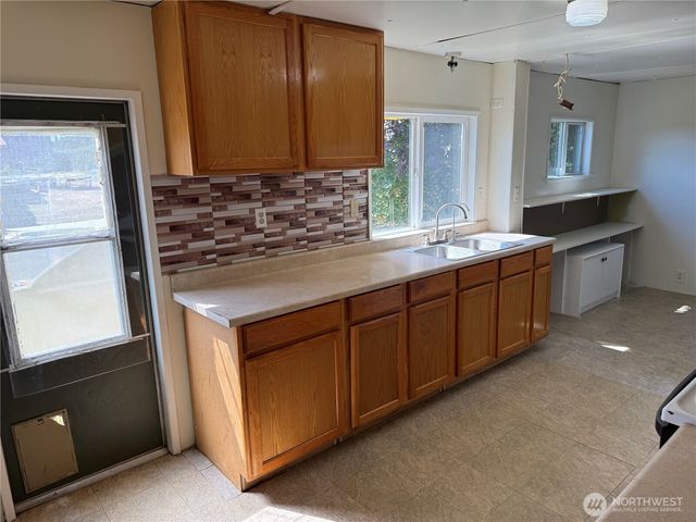 3517 Birch Bay Lynden Road, Custer, WA 98240