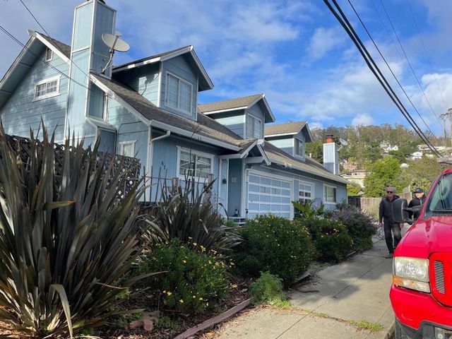 673 The Alameda, El Granada, CA 94018