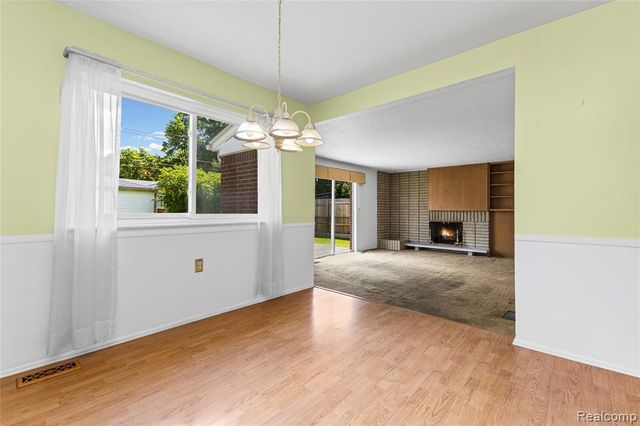 11836 Canterbury Drive, Warren, MI 48093