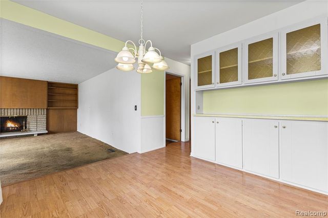 11836 Canterbury Drive, Warren, MI 48093