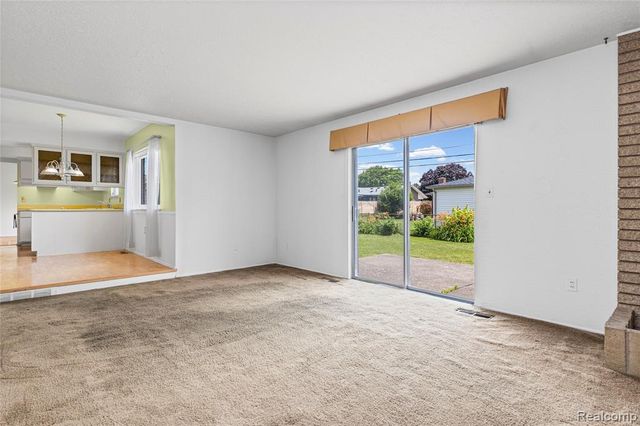 11836 Canterbury Drive, Warren, MI 48093