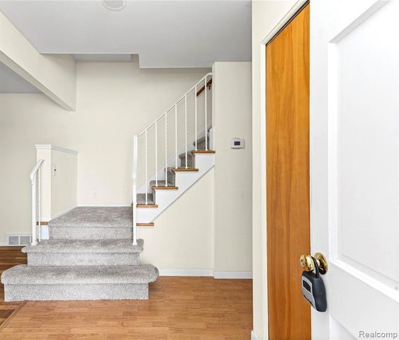 11836 Canterbury Drive, Warren, MI 48093