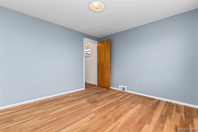 11836 Canterbury Drive, Warren, MI 48093