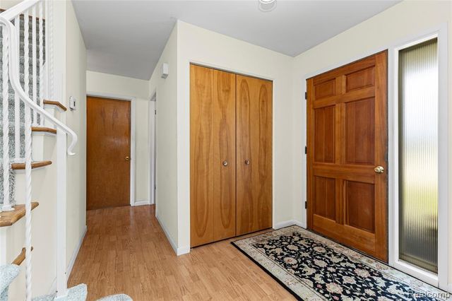 11836 Canterbury Drive, Warren, MI 48093